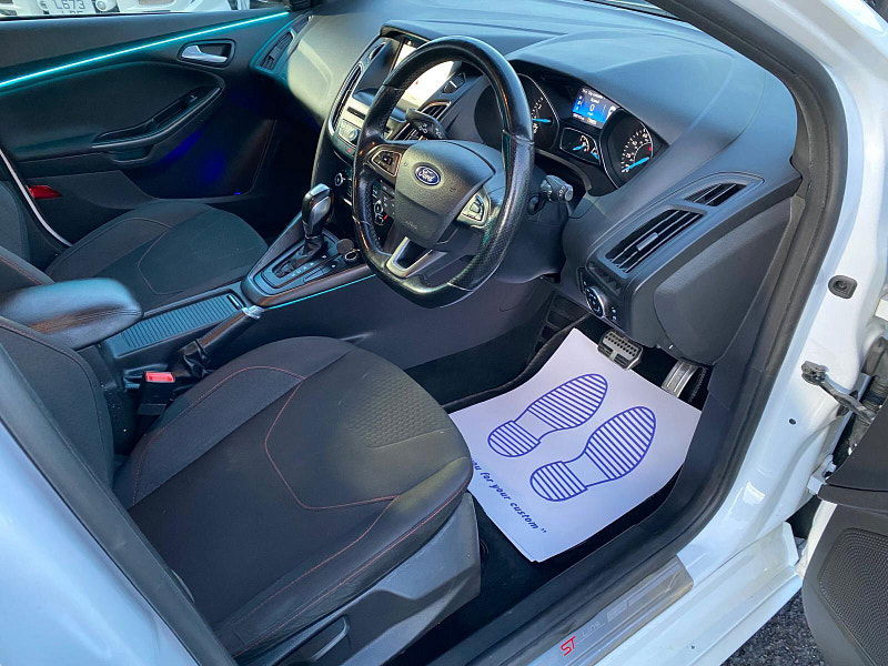 Ford Focus 1.0T EcoBoost ST-Line Auto Euro 6 (s/s) 5dr 5dr Automatic 2017