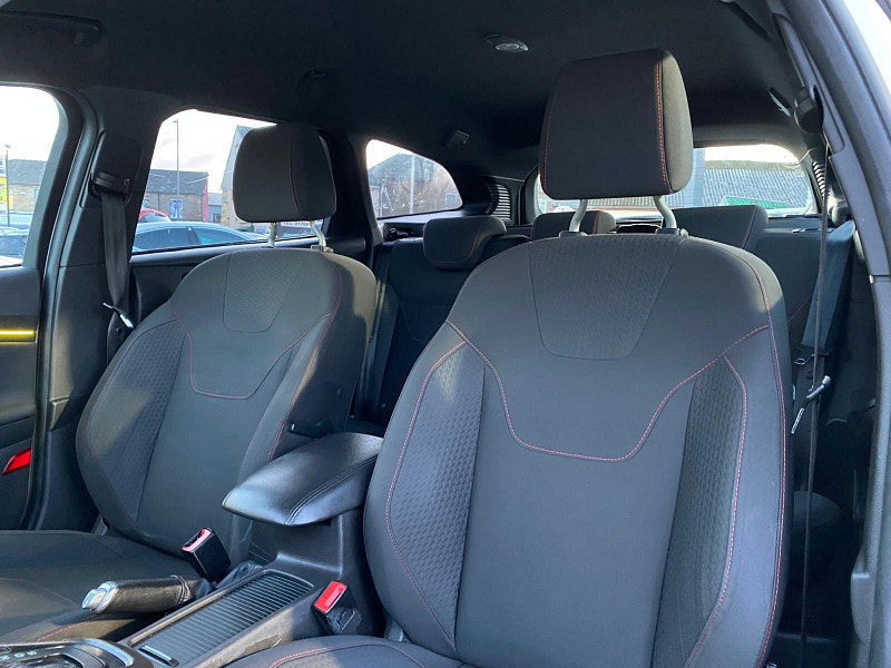 Ford Focus 1.0T EcoBoost ST-Line Auto Euro 6 (s/s) 5dr 5dr Automatic 2017