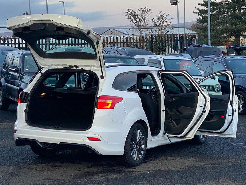 Ford Focus 1.0T EcoBoost ST-Line Auto Euro 6 (s/s) 5dr 5dr Automatic 2017