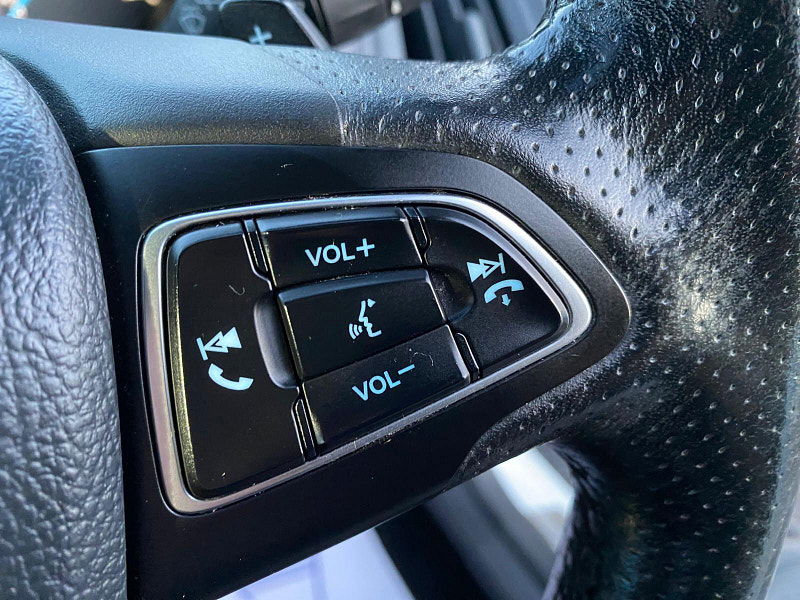 Ford Focus 1.0T EcoBoost ST-Line Auto Euro 6 (s/s) 5dr 5dr Automatic 2017