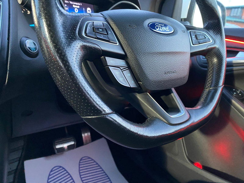 Ford Focus 1.0T EcoBoost ST-Line Auto Euro 6 (s/s) 5dr 5dr Automatic 2017