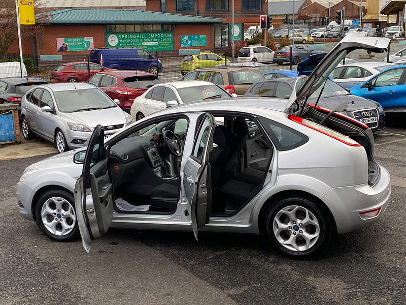 Ford Focus 1.6 Sport Auto 5dr 5dr Automatic 2011