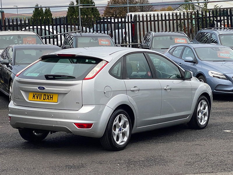 Ford Focus 1.6 Sport Auto 5dr 5dr Automatic 2011