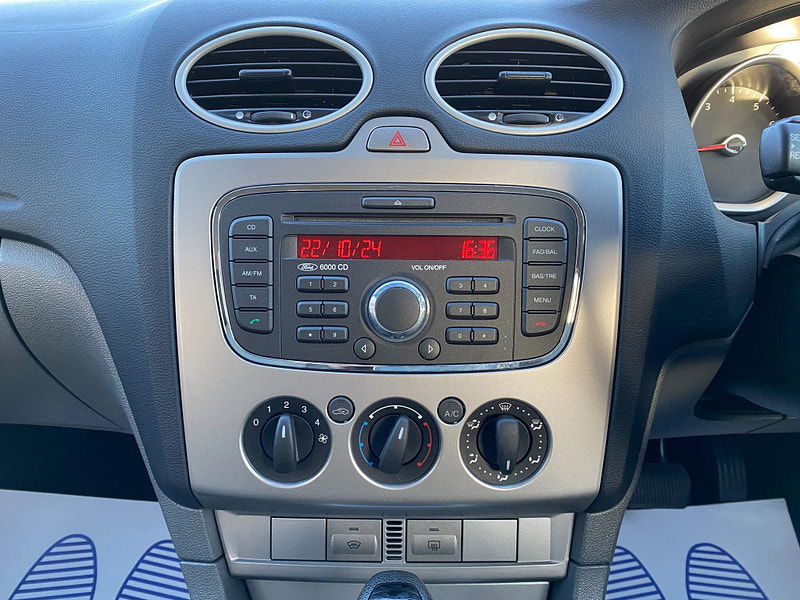 Ford Focus 1.6 Zetec 5dr 5dr Automatic 2010