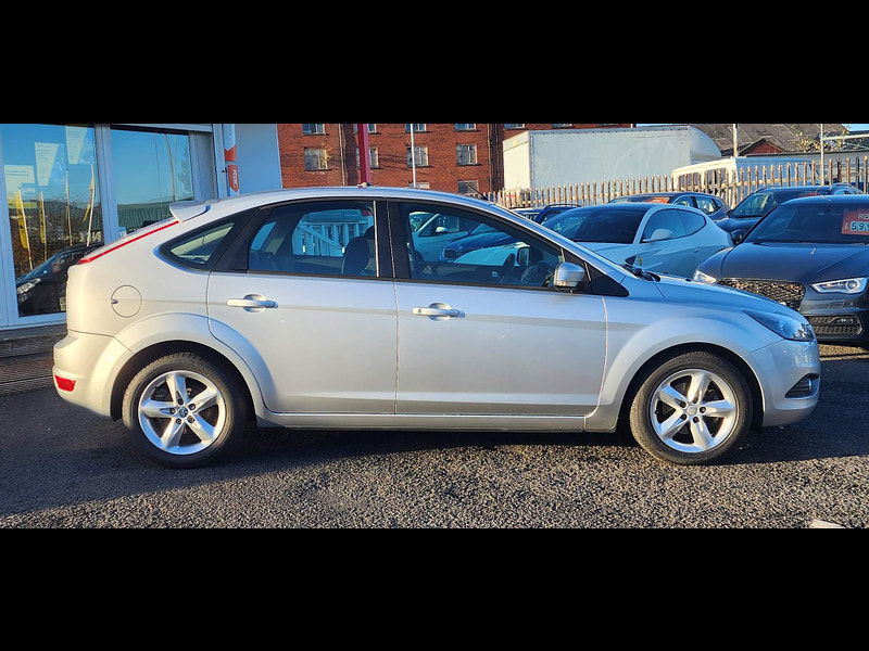 Ford Focus 1.6 Zetec 5dr 5dr Automatic 2010