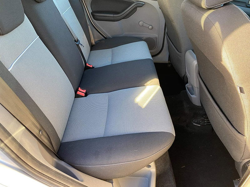 Ford Focus 1.6 Zetec 5dr 5dr Automatic 2010