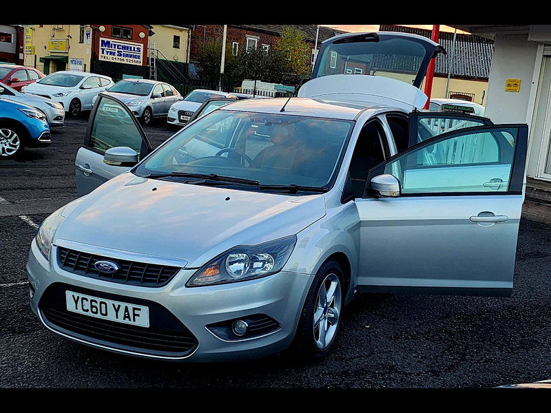 Ford Focus 1.6 Zetec 5dr 5dr Automatic 2010