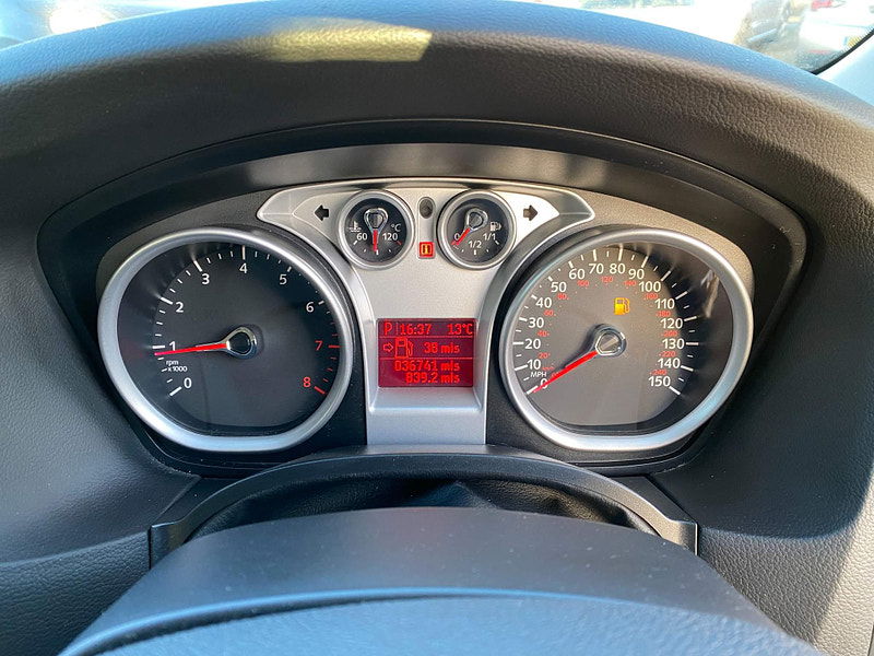 Ford Focus 1.6 Zetec 5dr 5dr Automatic 2010