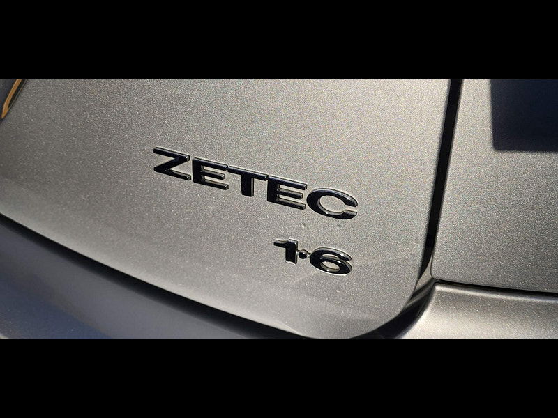 Ford Focus 1.6 Zetec 5dr 5dr Automatic 2010