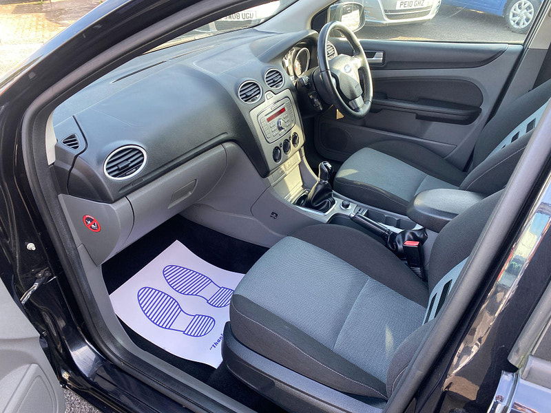 Ford Focus 1.6 Zetec 5dr 5dr Manual 2009