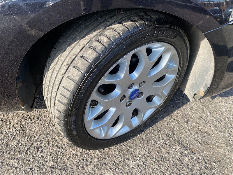 Ford Focus 1.6 Zetec 5dr 5dr Manual 2009