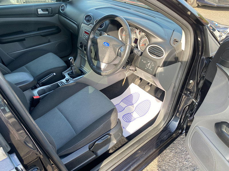 Ford Focus 1.6 Zetec 5dr 5dr Manual 2009
