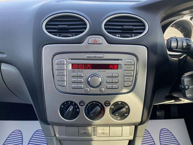 Ford Focus 1.6 Zetec 5dr 5dr Manual 2009