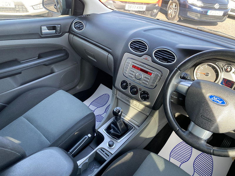 Ford Focus 1.6 Zetec 5dr 5dr Manual 2009