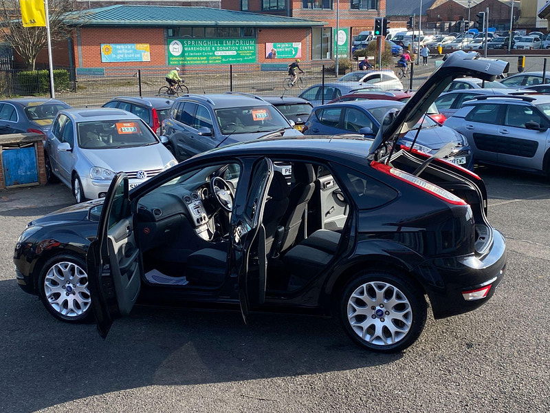Ford Focus 1.6 Zetec 5dr 5dr Manual 2009