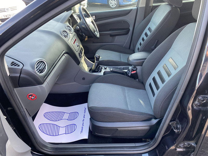Ford Focus 1.6 Zetec 5dr 5dr Manual 2009