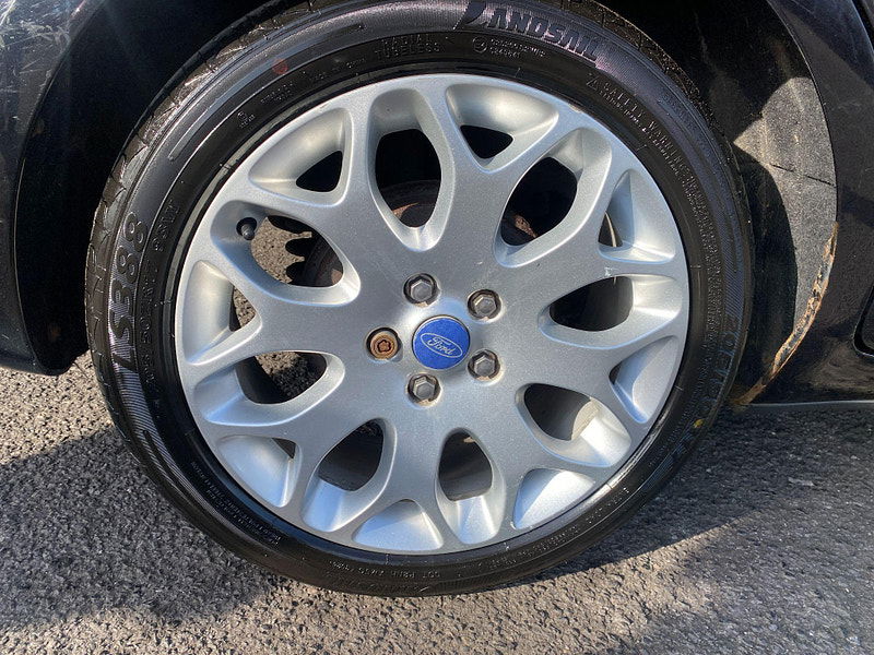 Ford Focus 1.6 Zetec 5dr 5dr Manual 2009