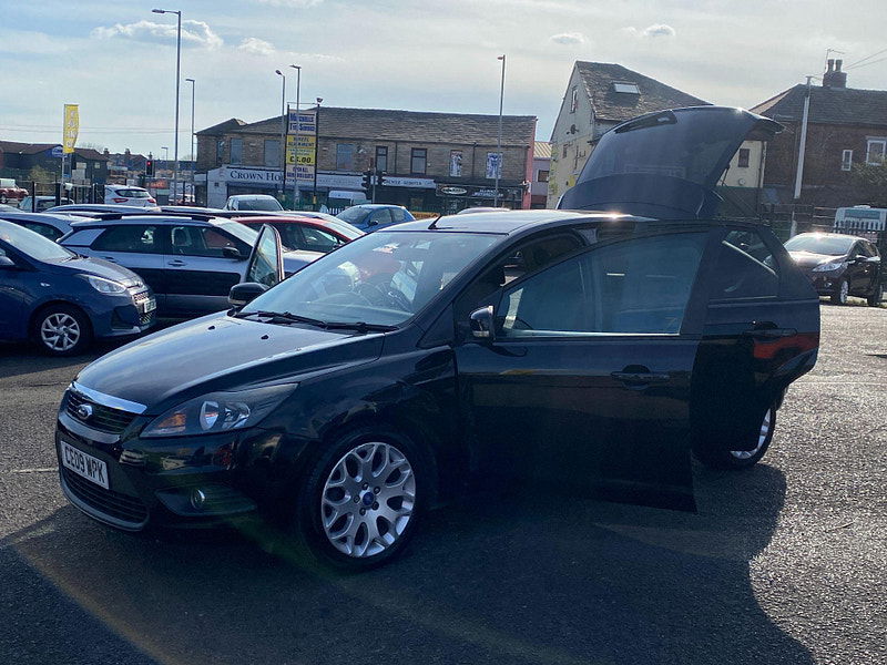 Ford Focus 1.6 Zetec 5dr 5dr Manual 2009