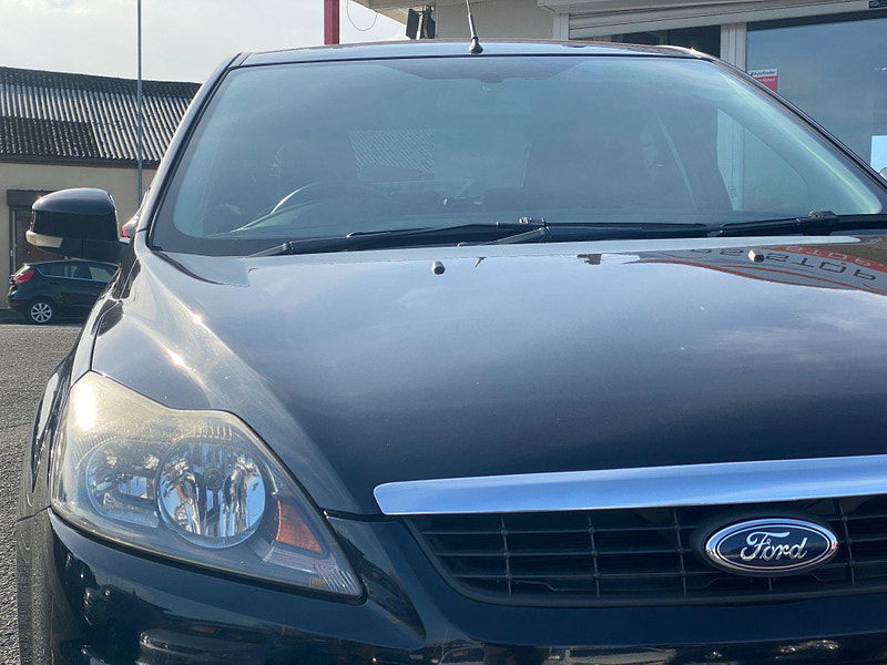 Ford Focus 1.6 Zetec 5dr 5dr Manual 2009