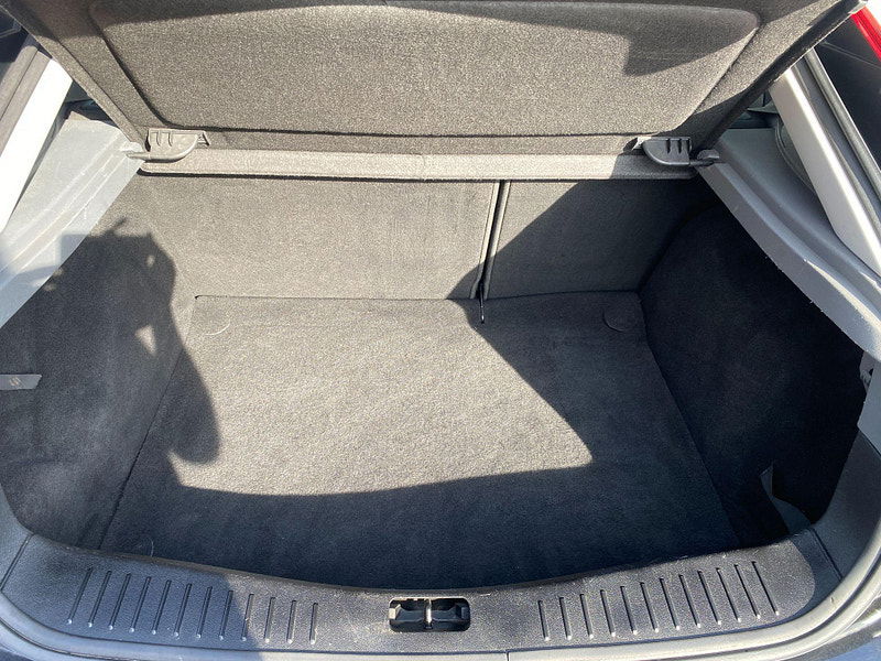 Ford Focus 1.6 Zetec 5dr 5dr Manual 2009