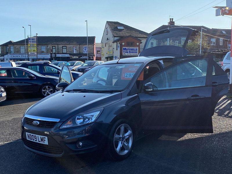 Ford Focus 1.6 Zetec 5dr 5dr Manual 2009