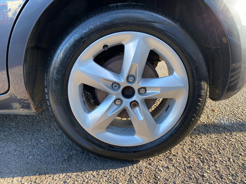 Ford Focus 1.6 Zetec 5dr 5dr Manual 2009
