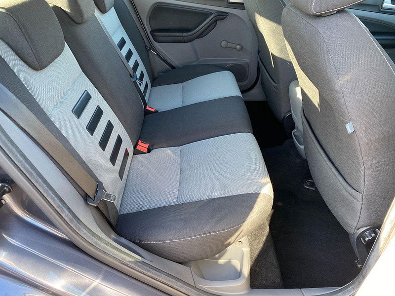 Ford Focus 1.6 Zetec 5dr 5dr Manual 2009