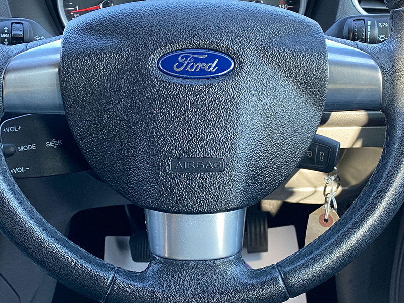 Ford Focus 1.6 Zetec 5dr 5dr Manual 2009