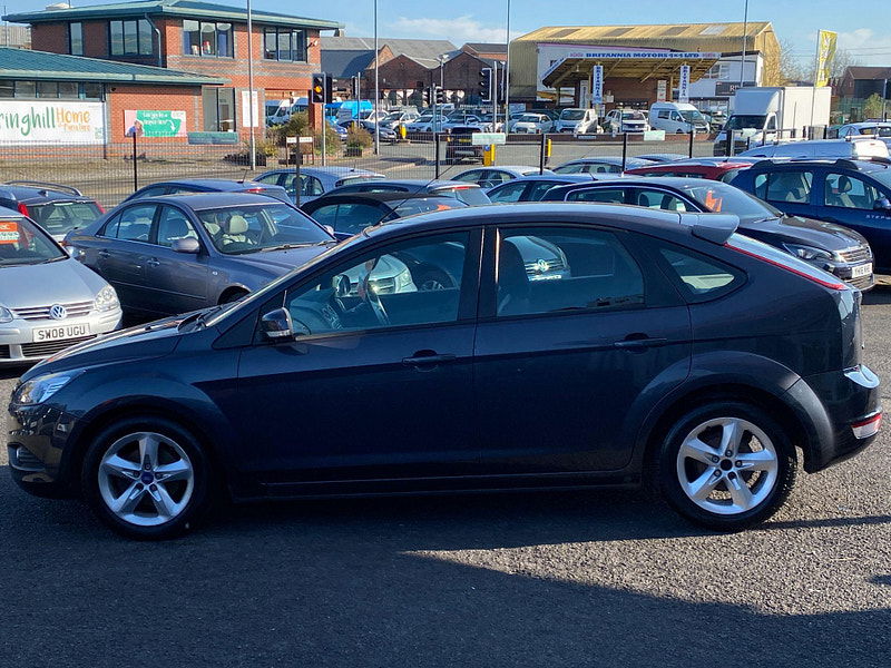 Ford Focus 1.6 Zetec 5dr 5dr Manual 2009
