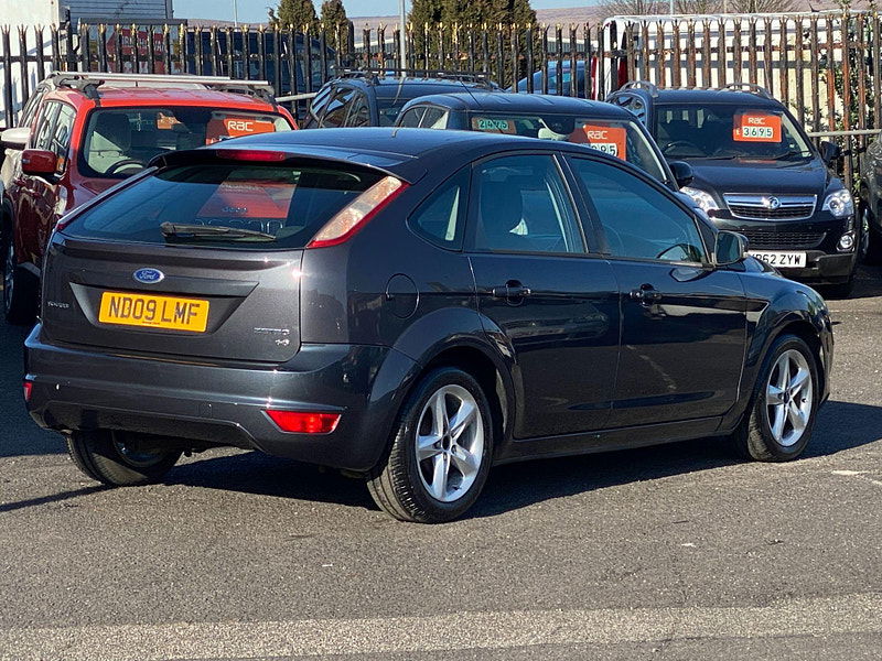 Ford Focus 1.6 Zetec 5dr 5dr Manual 2009