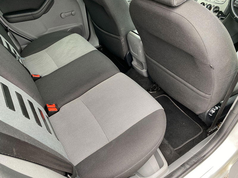 Ford Focus 1.6 Zetec 5dr 5dr Manual 2009