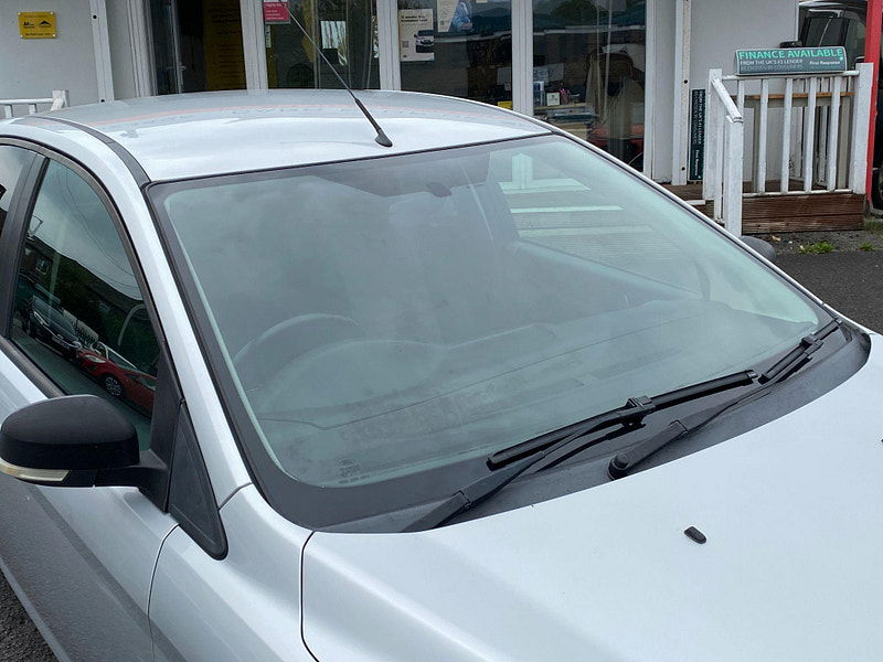 Ford Focus 1.6 Zetec 5dr 5dr Manual 2009