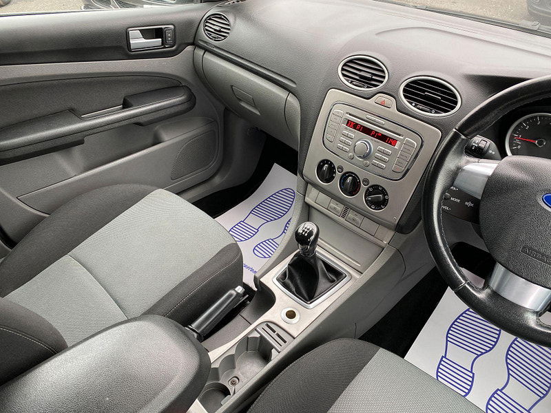 Ford Focus 1.6 Zetec 5dr 5dr Manual 2009