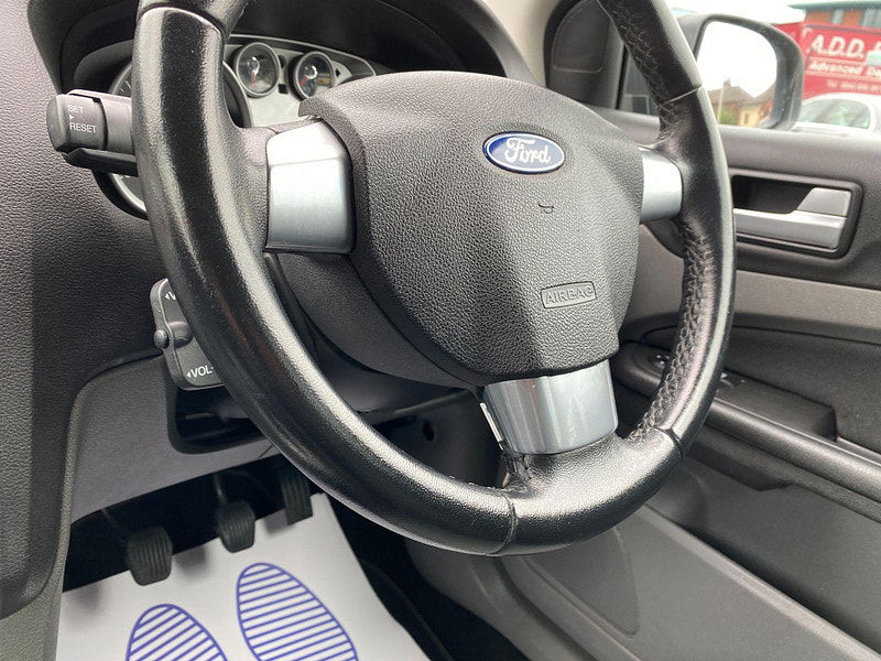 Ford Focus 1.6 Zetec 5dr 5dr Manual 2009