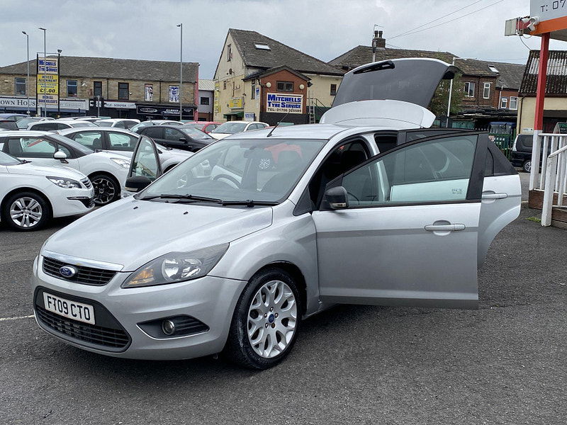 Ford Focus 1.6 Zetec 5dr 5dr Manual 2009