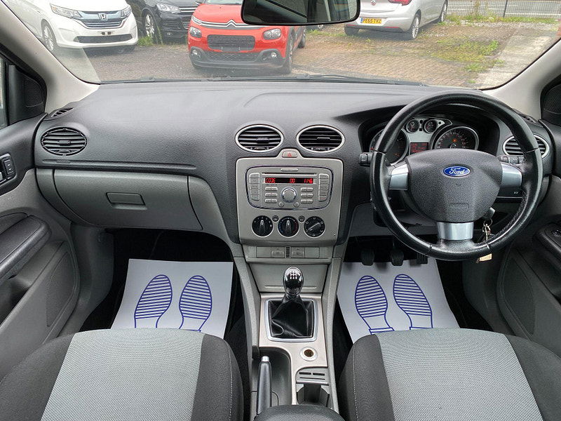 Ford Focus 1.6 Zetec 5dr 5dr Manual 2009