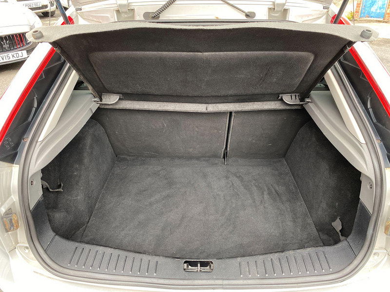 Ford Focus 1.6 Zetec 5dr 5dr Manual 2009