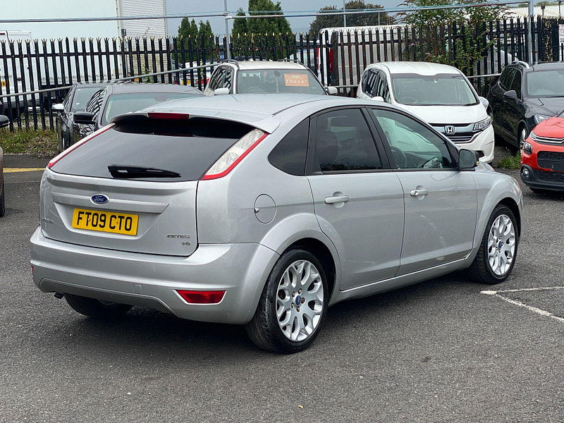 Ford Focus 1.6 Zetec 5dr 5dr Manual 2009