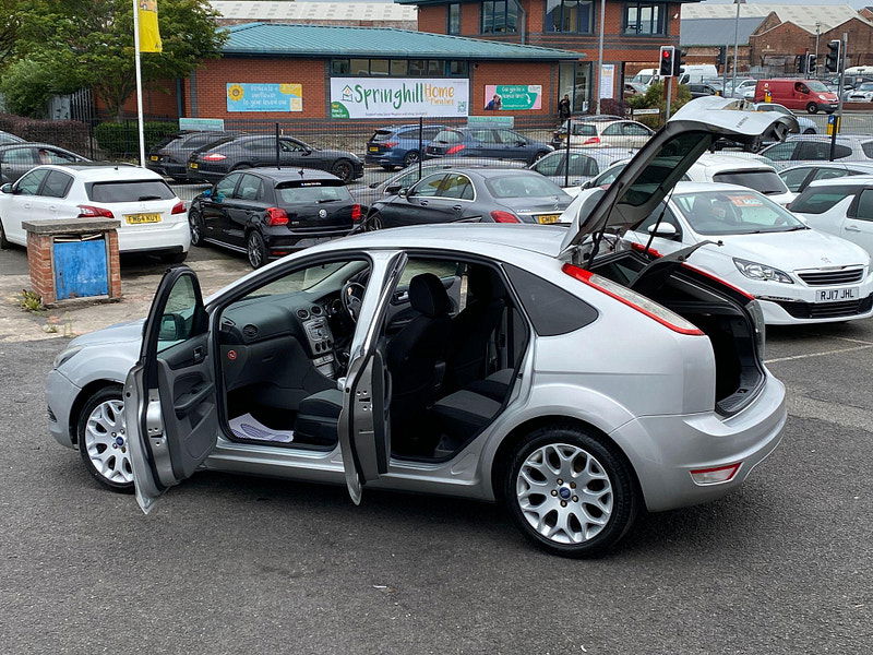Ford Focus 1.6 Zetec 5dr 5dr Manual 2009