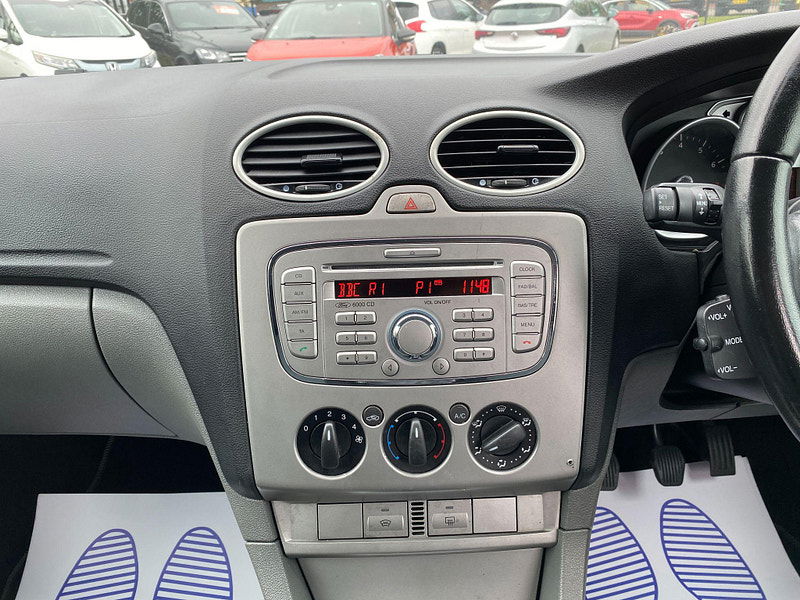 Ford Focus 1.6 Zetec 5dr 5dr Manual 2009