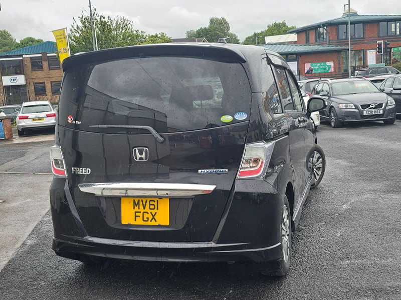 Honda Freed  0dr  2012
