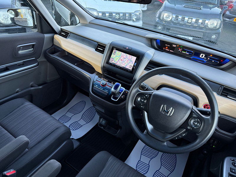 Honda Freed Honda Freed HYBRID - AUTO - G HONDA SENSING 7 seater 1.5 5dr Automatic 2017