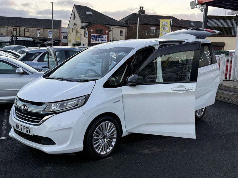 Honda Freed HYBRID - AUTO - G HONDA SENSING 7 seater 0dr Automatic 2017