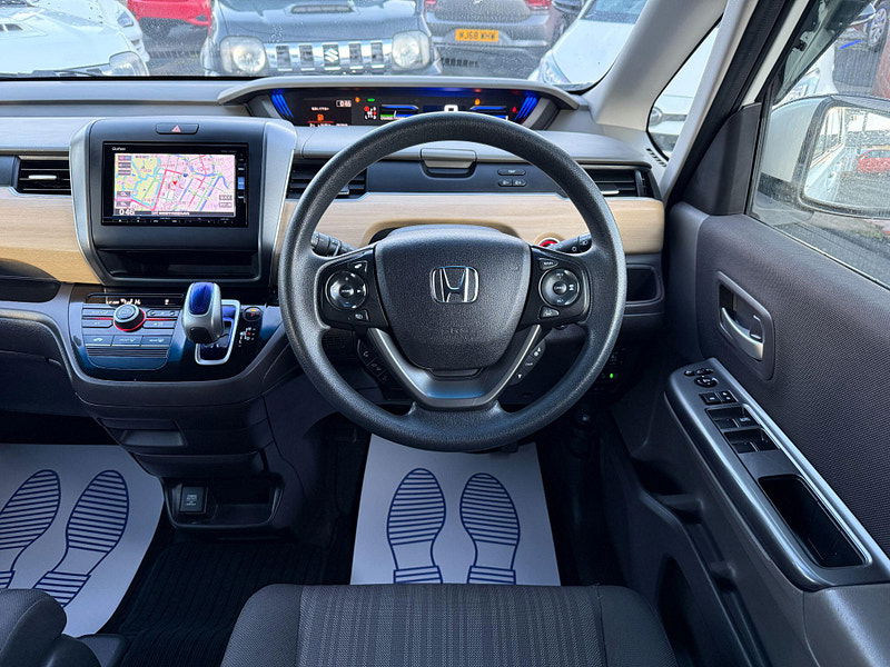 Honda Freed HYBRID - AUTO - G HONDA SENSING 7 seater 0dr Automatic 2017