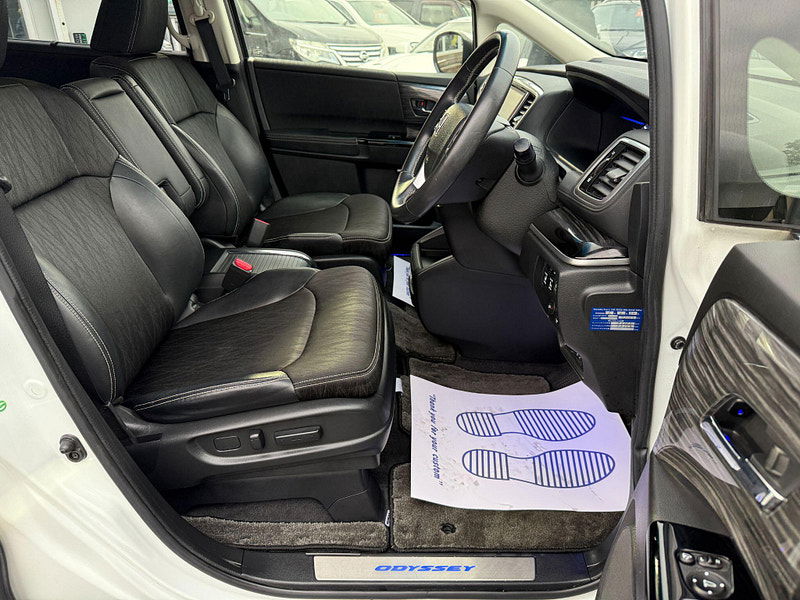 Honda Odyssey ABSOLUTE 2LT PETROL HYBRID 7 SEATS 5dr Automatic 2016