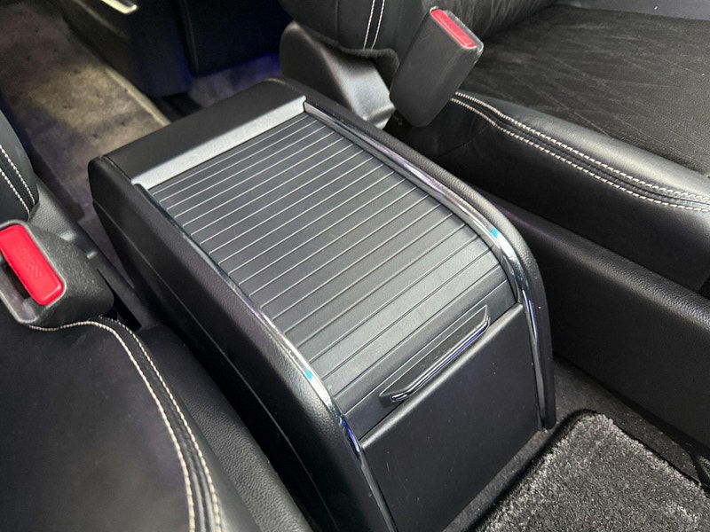 Honda Odyssey ABSOLUTE 2LT PETROL HYBRID 7 SEATS 5dr Automatic 2016