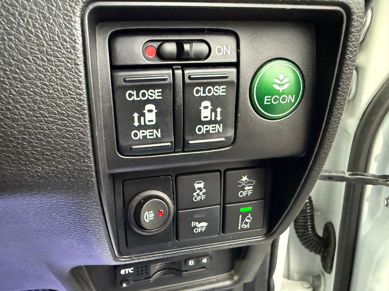 Honda Odyssey ABSOLUTE 2LT PETROL HYBRID 7 SEATS 5dr Automatic 2016