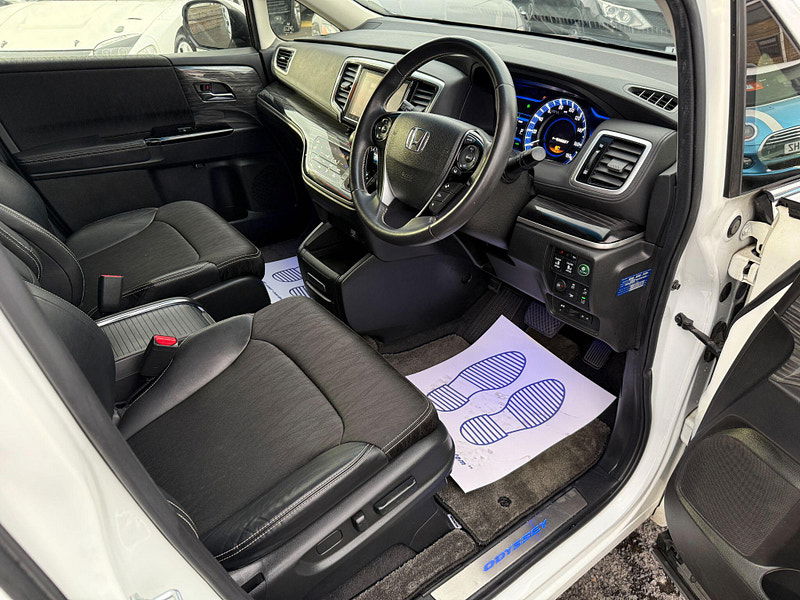 Honda Odyssey ABSOLUTE 2LT PETROL HYBRID 7 SEATS 5dr Automatic 2016