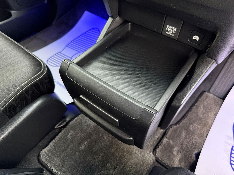 Honda Odyssey ABSOLUTE 2LT PETROL HYBRID 7 SEATS 5dr Automatic 2016