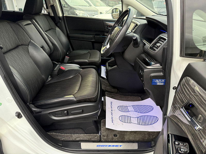 Honda Odyssey ABSOLUTE 2LT PETROL HYBRID 7 SEATS 5dr Automatic 2016